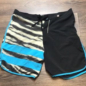 Hurley Phantom Men’s Board Shorts Size 34